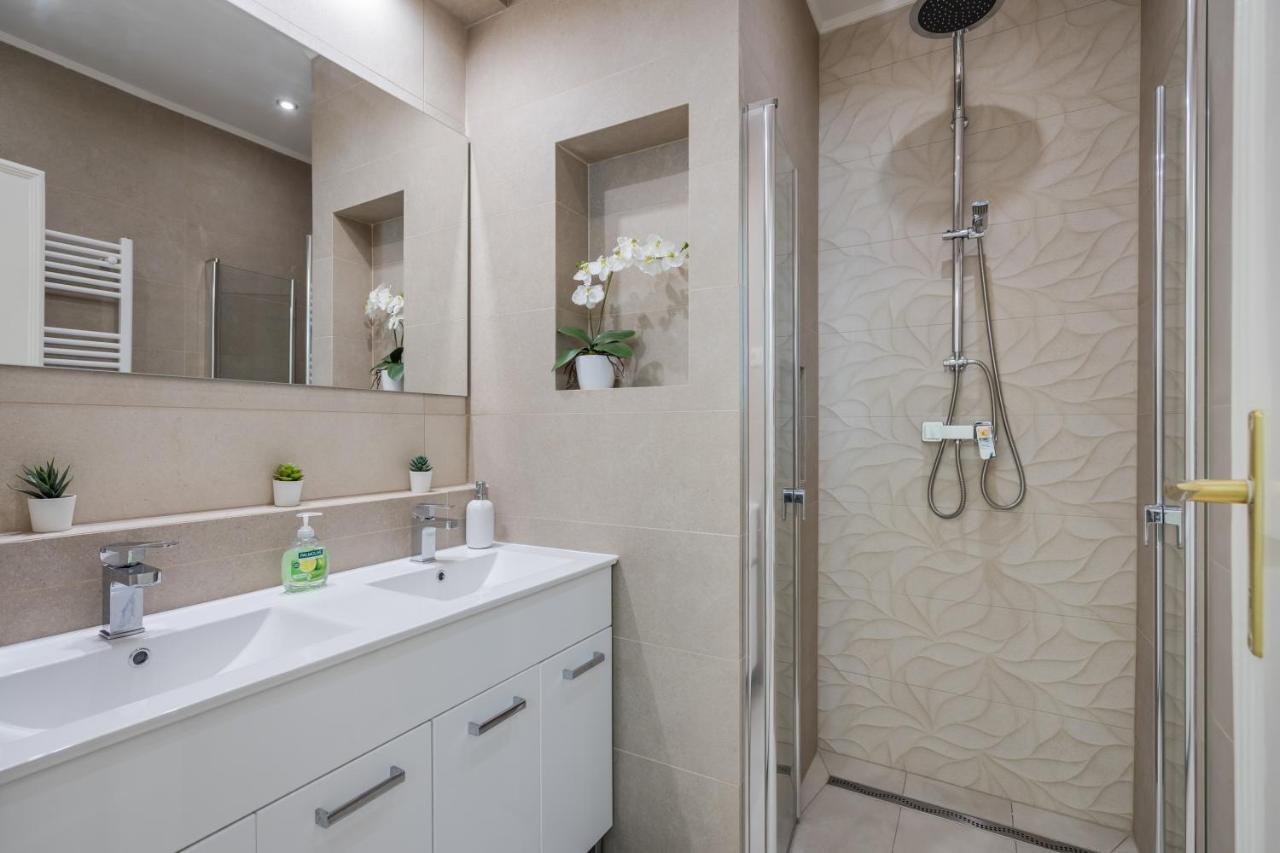 Bpr Ethereal Panoramic Suite With A/C & Balcony Budapest Exterior photo